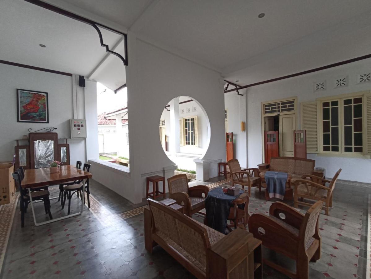 Mruyung Guest House Kota Lama Banyumas Mitra Reddoorz Luaran gambar